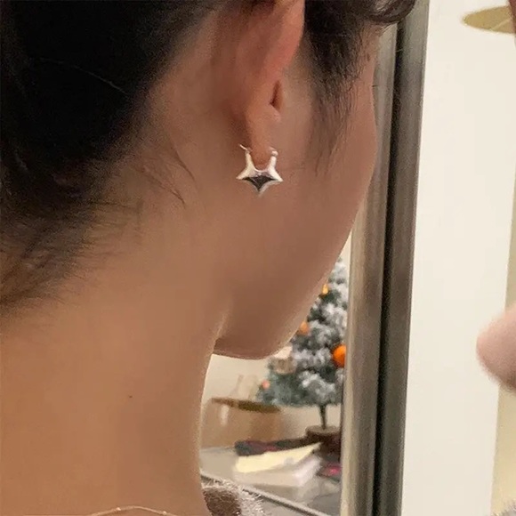 925 Sterling Silver Star Earrings - Picture 3 of 6